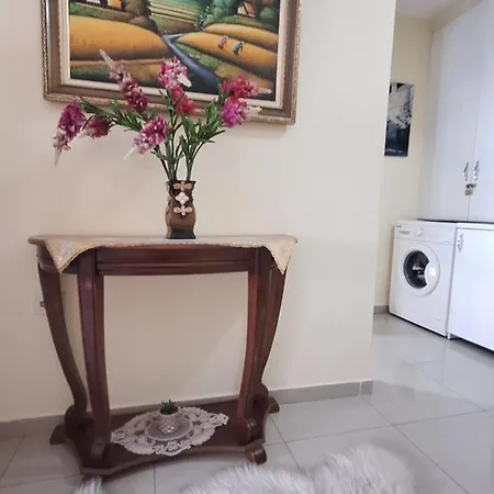 Tirana * تيرانا